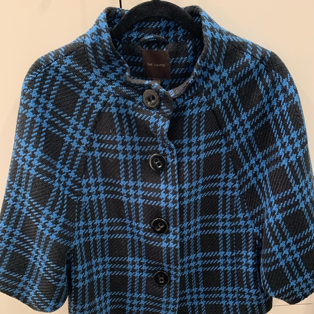 The Limited Black & Blue houndstooth short cropped cape-style jacket; pristine